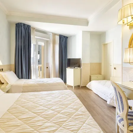 מלון Baia Imperiale 4*